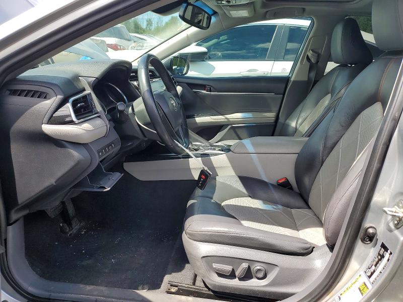 55141036 :رقم المزاد ، 4T1B21HK6JU001061 vin ، 2018 Toyota Camry Hybrid مزاد بيع