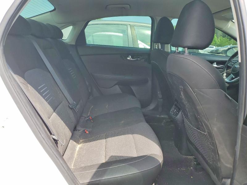 56321166 :رقم المزاد ، 3KPF54ADXME400472 vin ، 2021 Kia Forte مزاد بيع