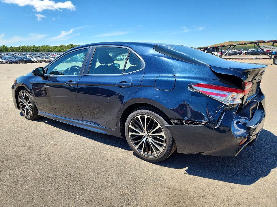 2018 Toyota Camry მანქანა იყიდება აუქციონზე, vin: 4T1B11HK0JU528581, აუქციონის ნომერი: 57715636