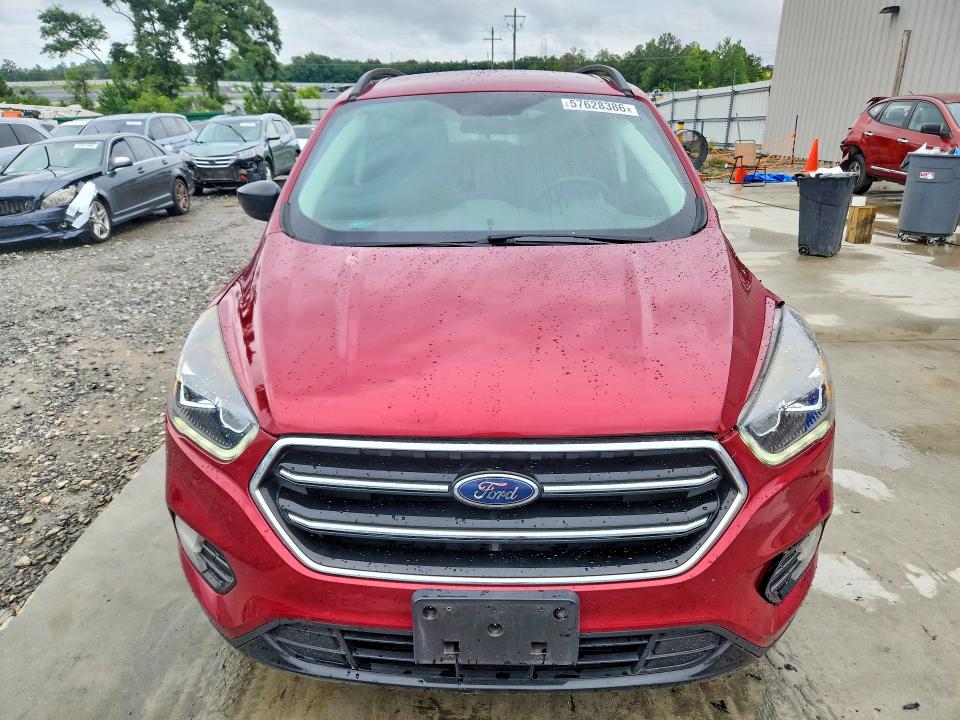 Продаж на аукціоні авто 2018 Ford Escape, vin: 1FMCU0GD4JUD33916, номер лоту: 57628386