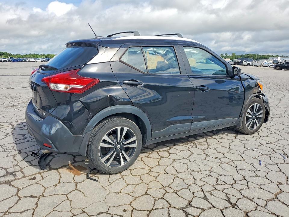 57664396 :رقم المزاد ، 3N1CP5CU1JL533230 vin ، 2018 Nissan Kicks مزاد بيع
