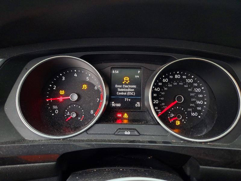 56737936 :رقم المزاد ، 3VV1B7AXXJM068423 vin ، 2018 Volkswagen Tiguan مزاد بيع