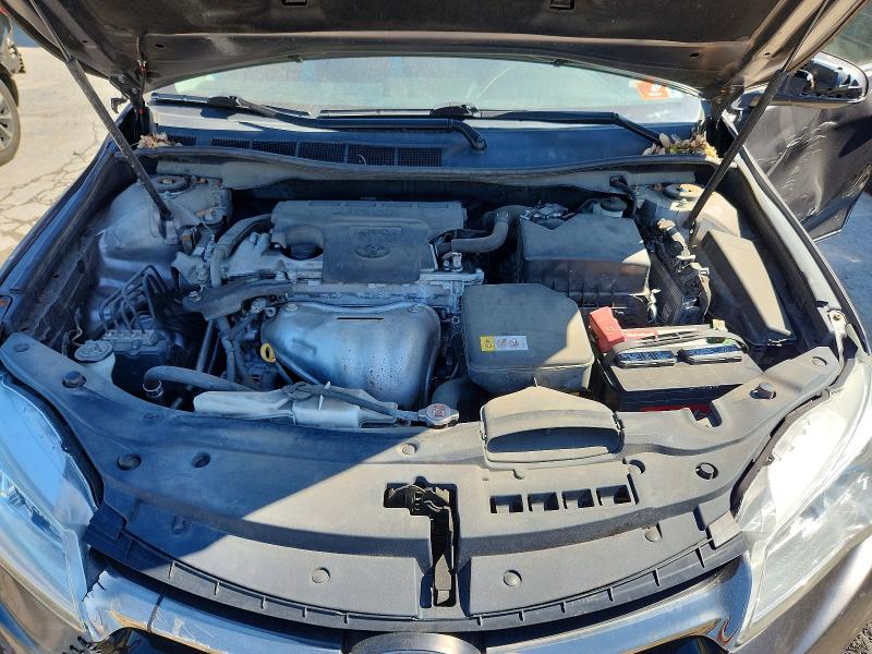 56118416 :رقم المزاد ، 4T1BF1FK4HU301148 vin ، 2017 Toyota Camry مزاد بيع