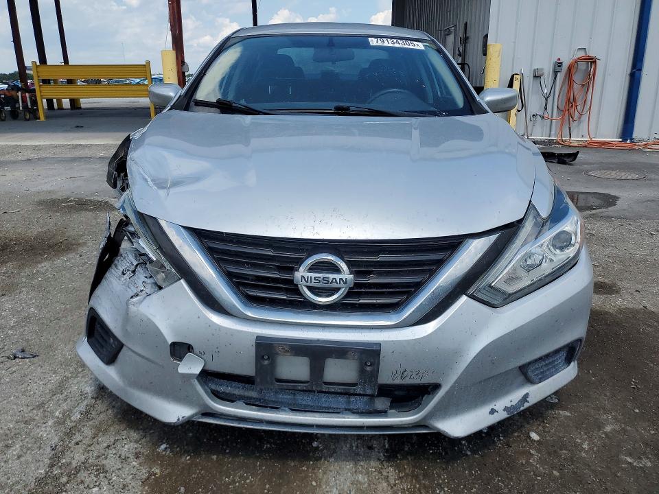 79134305 :رقم المزاد ، 1N4AL3AP4JC138588 vin ، 2018 Nissan Altima مزاد بيع
