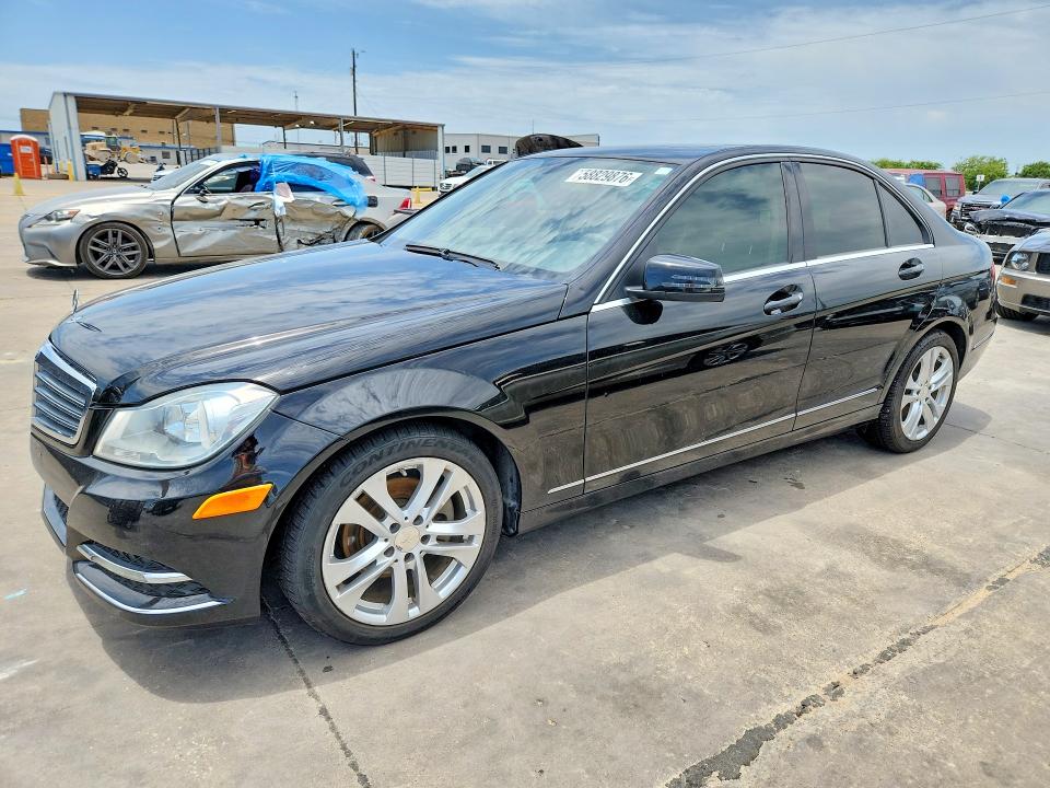 Продаж на аукціоні авто 2013 Mercedes-benz C, vin: WDDGF4HB5DR263683, номер лоту: 58829876