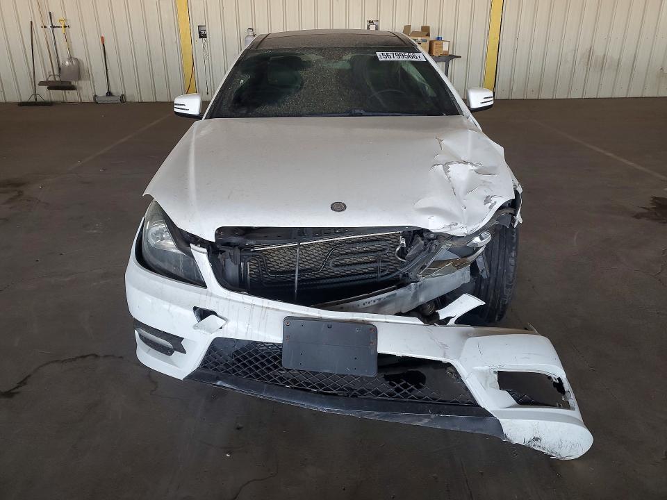 2014 Mercedes-benz C მანქანა იყიდება აუქციონზე, vin: WDDGJ4HB7EG272509, აუქციონის ნომერი: 56799566