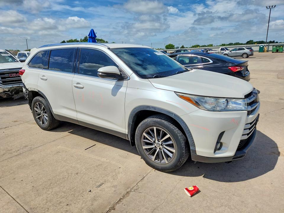 57049796 :رقم المزاد ، 5TDKZRFH1KS349944 vin ، 2019 Toyota Highlander مزاد بيع