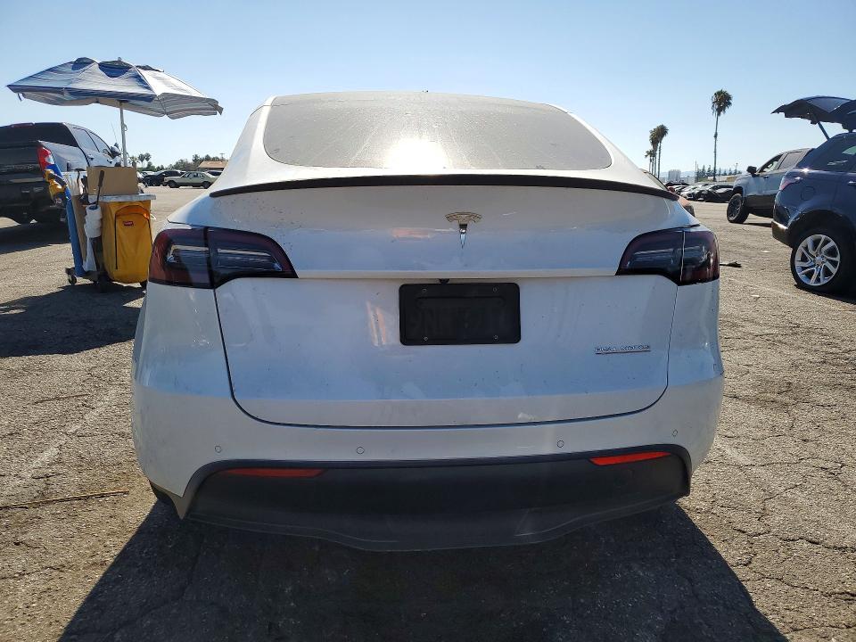 Продажа на аукционе авто 2021 Tesla Model Y, vin: 5YJYGDEF4MF240078, номер лота: 57253406