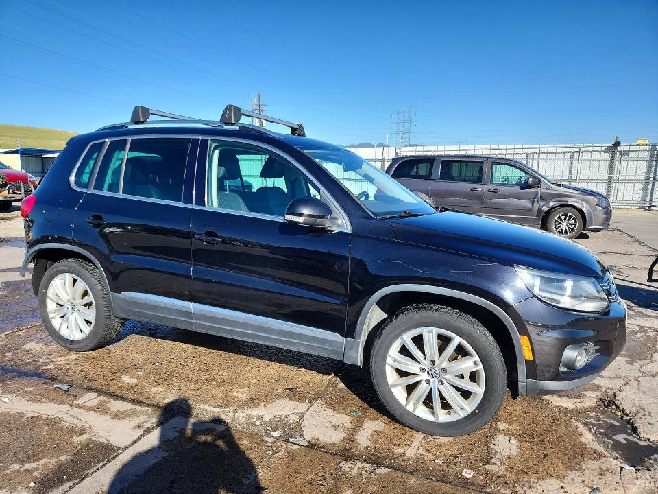 2012 Volkswagen Tiguan მანქანა იყიდება აუქციონზე, vin: WVGBV7AX9CW547683, აუქციონის ნომერი: 55723046