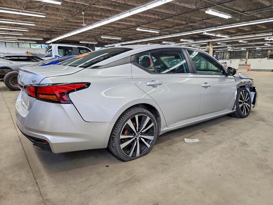 58704866 :رقم المزاد ، 1N4BL4CW7MN315108 vin ، 2021 Nissan Altima مزاد بيع