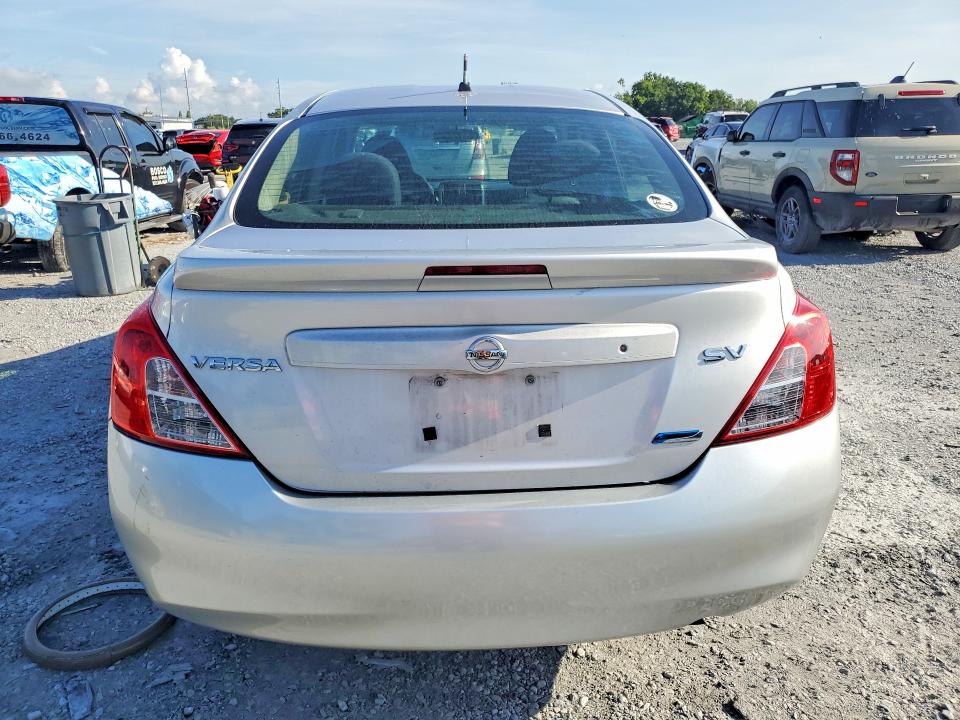 57376806 :رقم المزاد ، 3N1CN7APXDL859918 vin ، 2013 Nissan Versa مزاد بيع