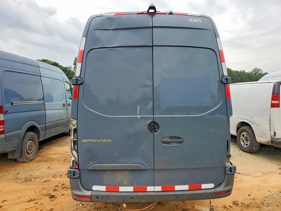 58323966 :رقم المزاد ، WD4PF1CD7KP145702 vin ، 2019 Mercedes-benz Sprinter مزاد بيع