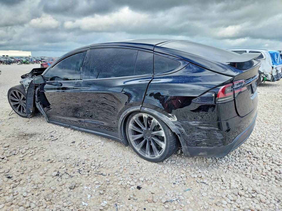57009976 :رقم المزاد ، 7SAXCBE69NF357039 vin ، 2022 Tesla Model X مزاد بيع