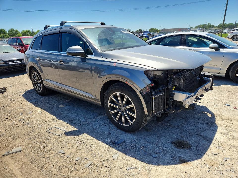 2017 Audi Q7 მანქანა იყიდება აუქციონზე, vin: WA1LAAF74HD012171, აუქციონის ნომერი: 55636896