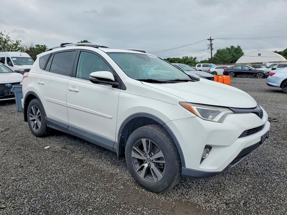 Продажа на аукционе авто 2018 Toyota Rav4, vin: 2T3RFREVXJW811266, номер лота: 58299026