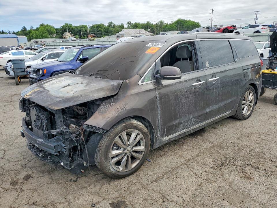 56655826 :رقم المزاد ، KNDME5C13H6272006 vin ، 2017 Kia Sedona مزاد بيع