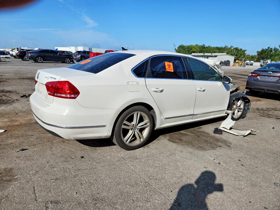 57114856 :رقم المزاد ، 1VWCV7A34FC096977 vin ، 2015 Volkswagen Passat مزاد بيع
