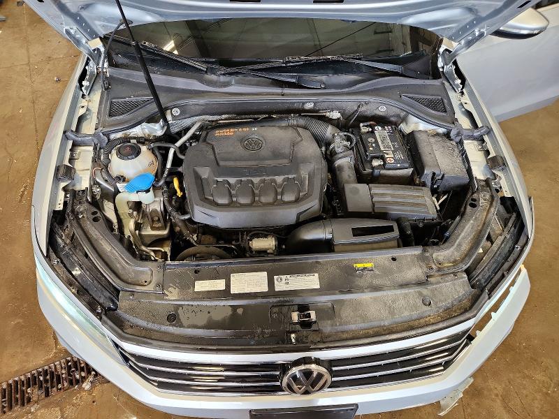 56501986 :رقم المزاد ، 1VWBA7A35JC040319 vin ، 2018 Volkswagen Passat مزاد بيع