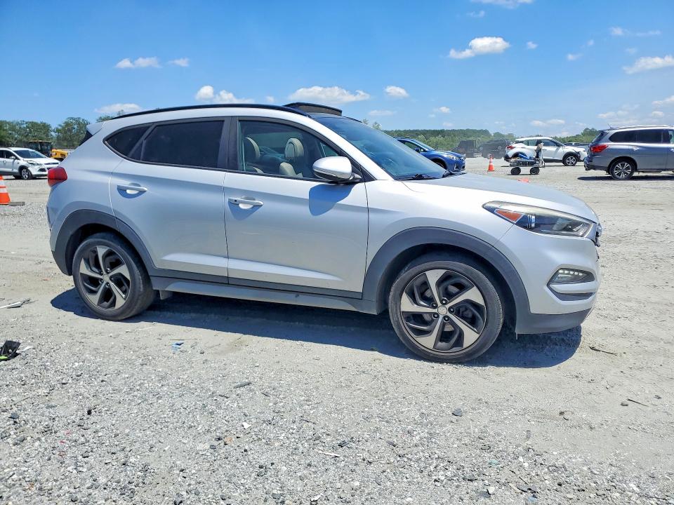 Продаж на аукціоні авто 2018 Hyundai Tucson, vin: KM8J3CA24JU688765, номер лоту: 57828596