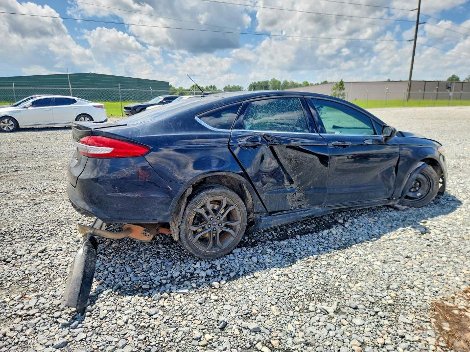 58682916 :رقم المزاد ، 3FA6P0H77JR179314 vin ، 2018 Ford Fusion مزاد بيع
