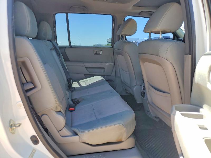 59273386 :رقم المزاد ، 5FNYF3H32FB006801 vin ، 2015 Honda Pilot مزاد بيع