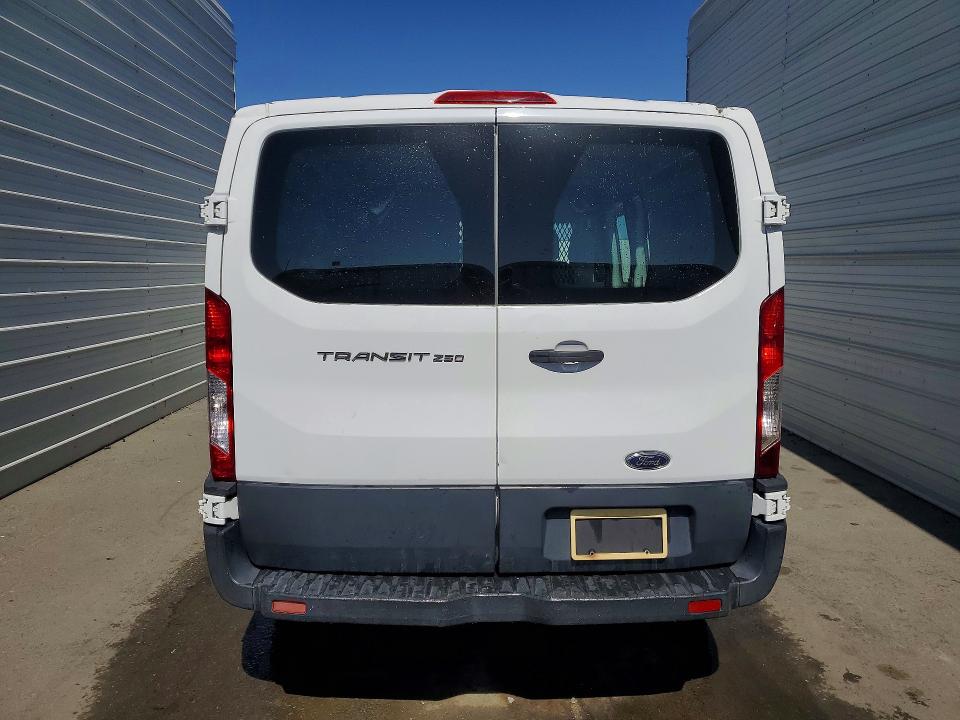 2015 Ford Transit მანქანა იყიდება აუქციონზე, vin: 1FTNR1ZM3FKA77918, აუქციონის ნომერი: 55732116