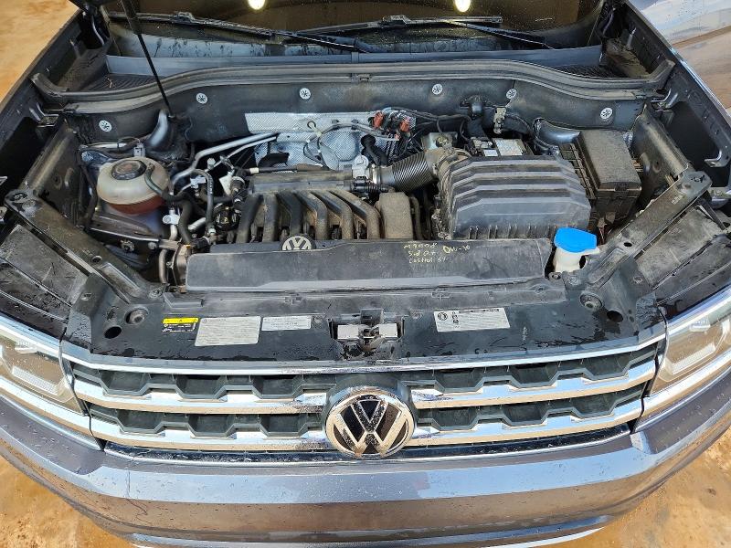 59314806 :رقم المزاد ، 1V2CR2CA8JC571849 vin ، 2018 Volkswagen Atlas مزاد بيع