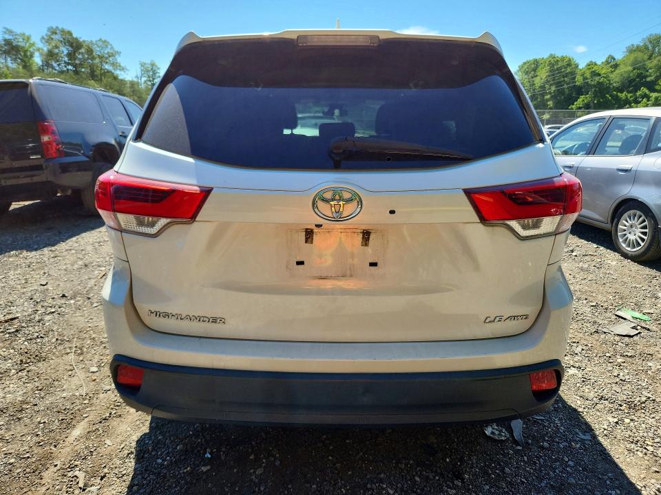 55824316 :رقم المزاد ، 5TDBZRFHXHS376424 vin ، 2017 Toyota Highlander مزاد بيع