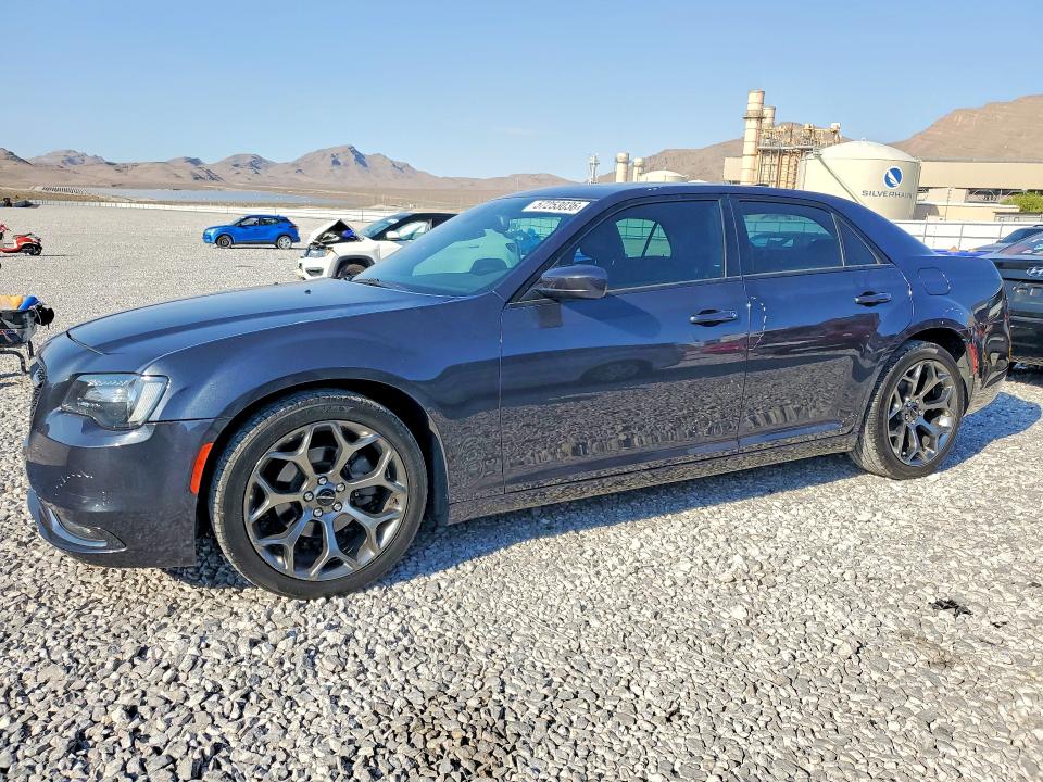 2016 Chrysler 300 მანქანა იყიდება აუქციონზე, vin: 2C3CCABG3GH243817, აუქციონის ნომერი: 57253036
