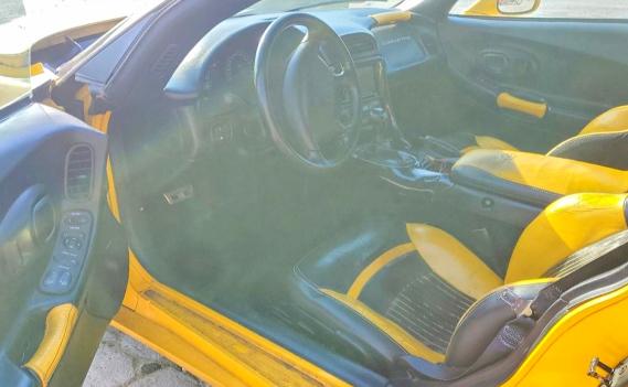 55826026 :رقم المزاد ، 1G1YY22G2Y5101873 vin ، 2000 Chevrolet Corvette مزاد بيع