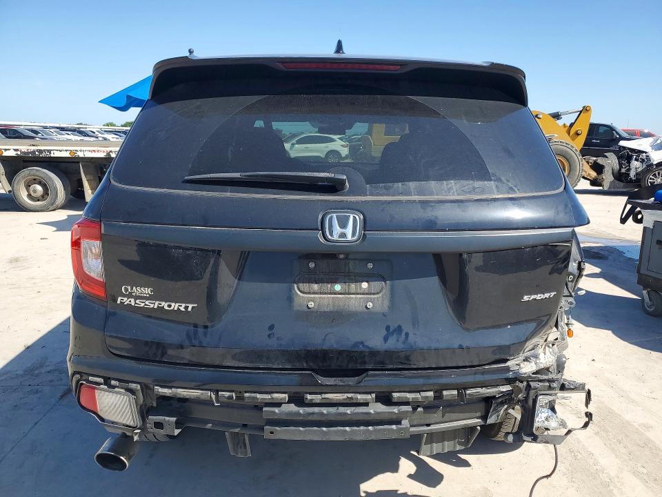 55603026 :رقم المزاد ، 5FNYF7H25MB010496 vin ، 2021 Honda Passport مزاد بيع