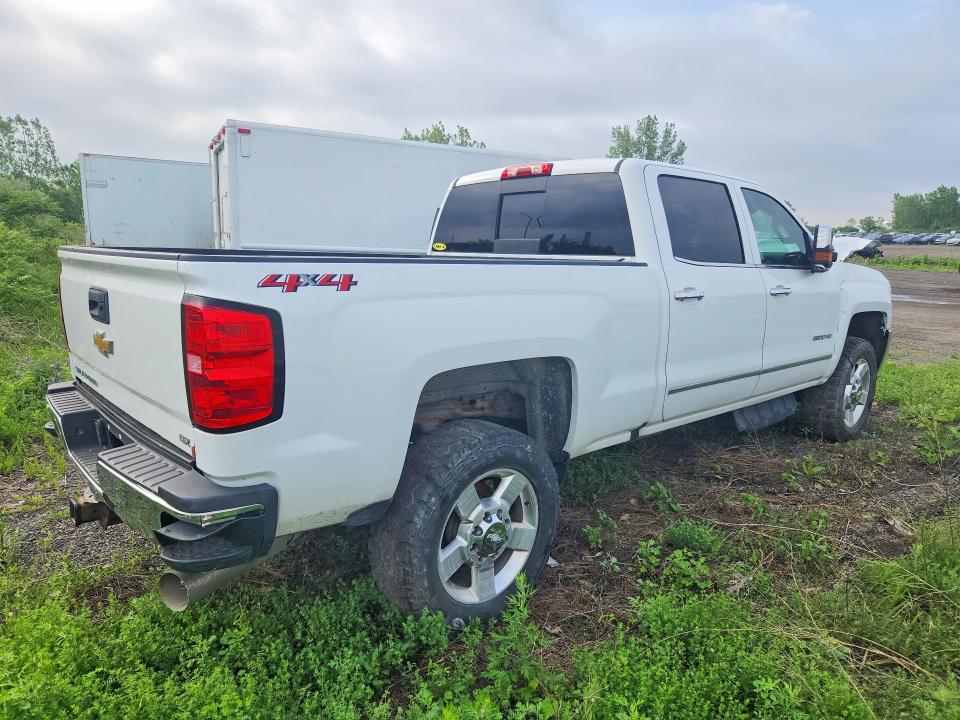 Продаж на аукціоні авто 2015 Chevrolet Silverado, vin: 1GC1KWEY7JF131490, номер лоту: 57324836