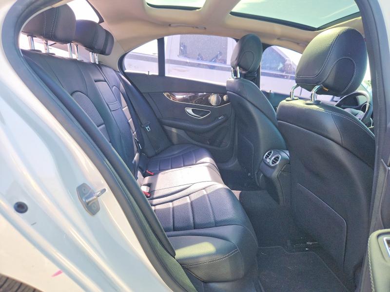 58948006 :رقم المزاد ، 55SWF4KB6HU221418 vin ، 2017 Mercedes-benz C مزاد بيع