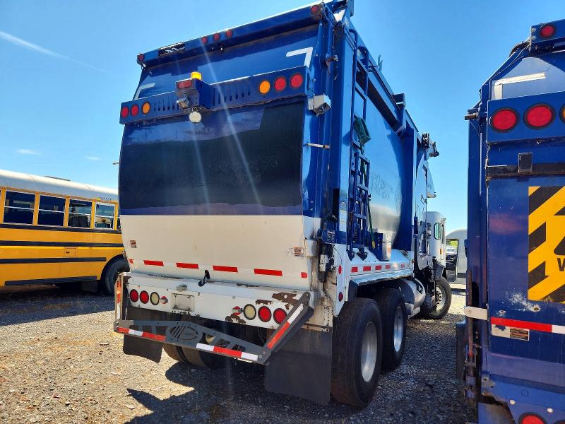 Продаж на аукціоні авто 2015 Peterbilt 320, vin: 3BPZLH0X2FF260940, номер лоту: 54119756