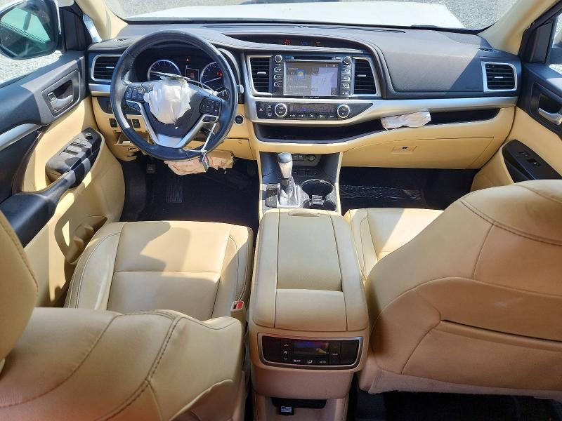 58910166 :رقم المزاد ، 5TDKZRFH5JS538174 vin ، 2018 Toyota Highlander مزاد بيع