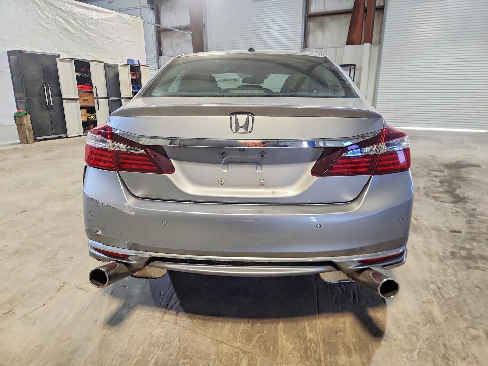 56954366 :رقم المزاد ، 1HGCR3F99HA009586 vin ، 2017 Honda Accord مزاد بيع