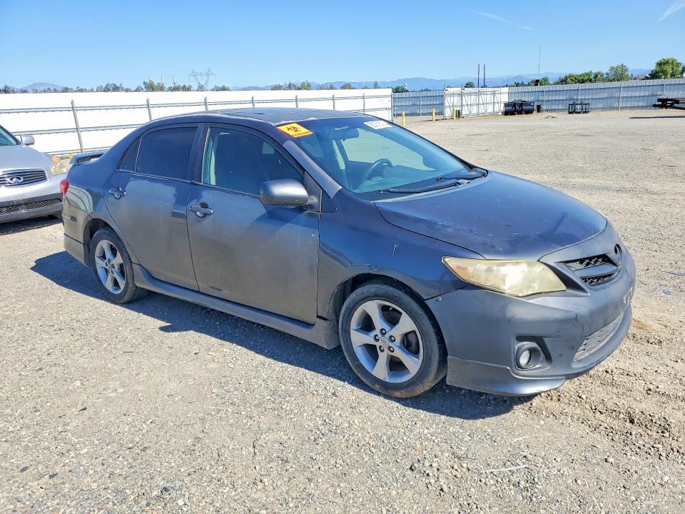 55751576 :رقم المزاد ، 2T1BU4EE5BC734599 vin ، 2011 Toyota Corolla مزاد بيع