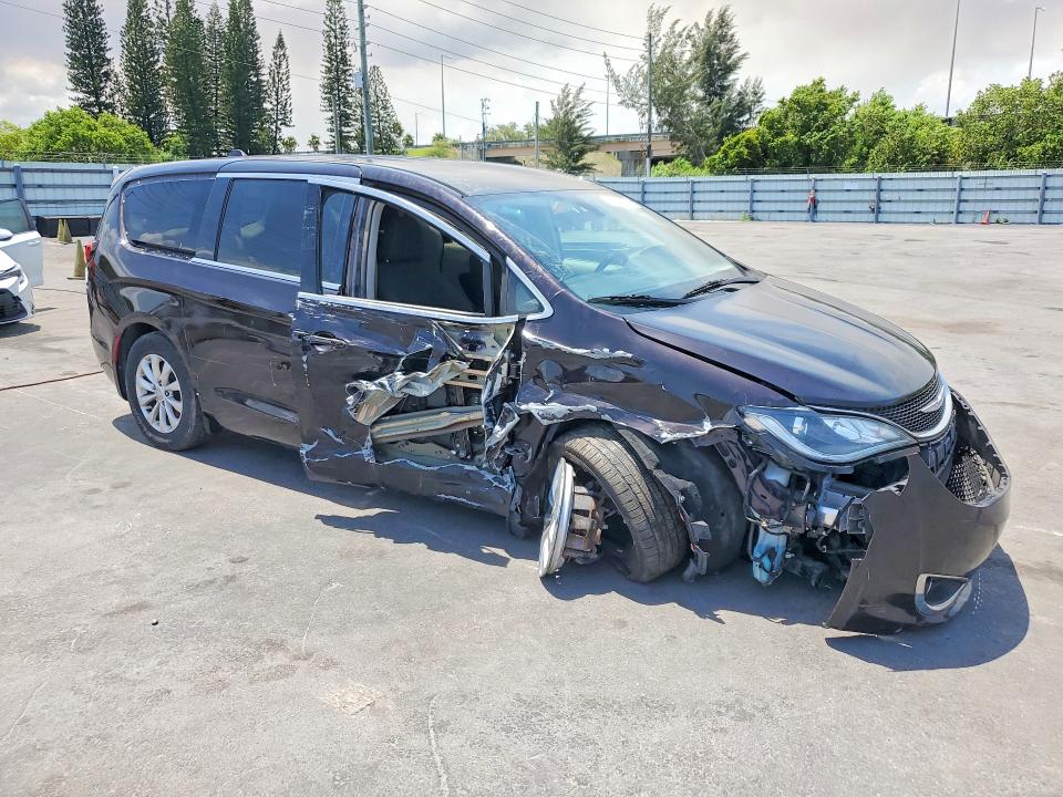 57870776 :رقم المزاد ، 2C4RC1FG2JR279144 vin ، 2018 Chrysler Pacifica مزاد بيع