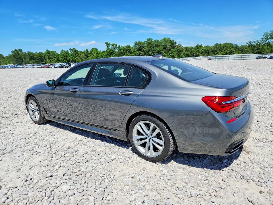 55880146 :رقم المزاد ، WBA7F2C53HG421811 vin ، 2017 Bmw 750 مزاد بيع