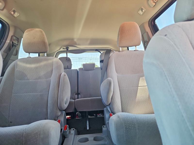 2017 Toyota Sienna მანქანა იყიდება აუქციონზე, vin: 5TDKZ3DCXHS799332, აუქციონის ნომერი: 58745816