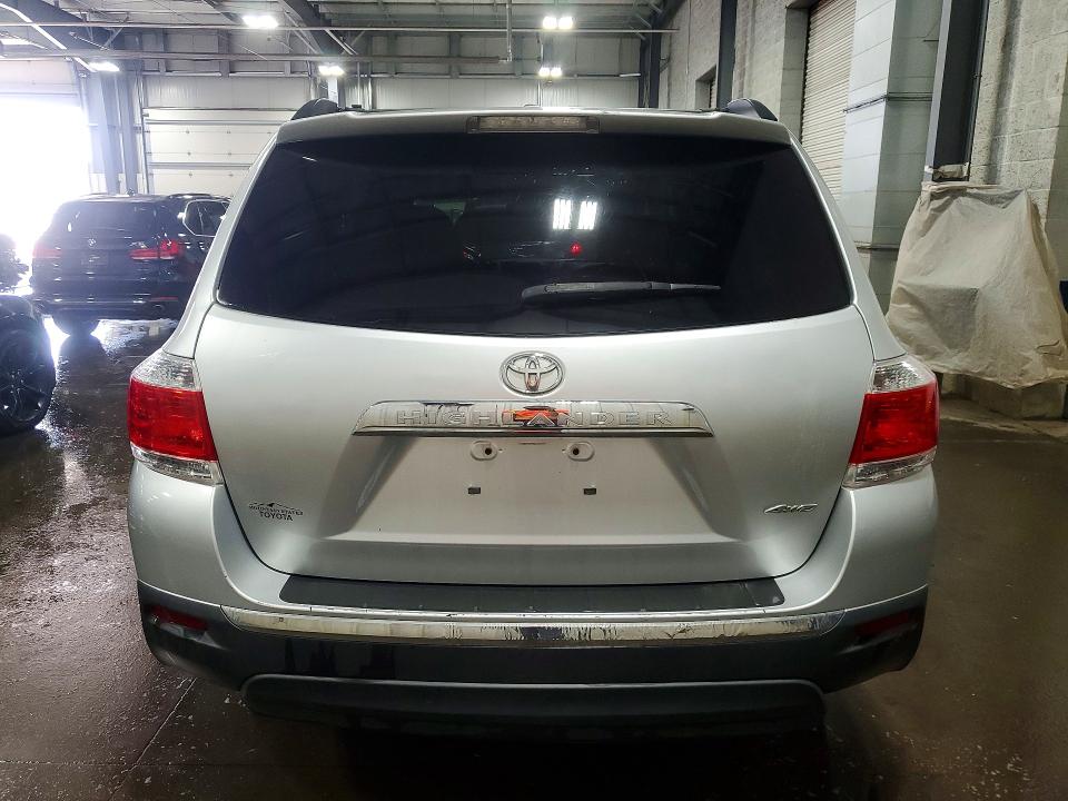 2012 Toyota Highlander მანქანა იყიდება აუქციონზე, vin: 5TDBK3EH4CS157843, აუქციონის ნომერი: 58401896