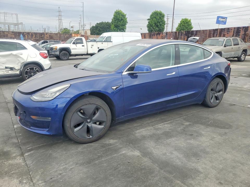 56486256 :رقم المزاد ، 5YJ3E1EA6JF005602 vin ، 2018 Tesla Model 3 مزاد بيع
