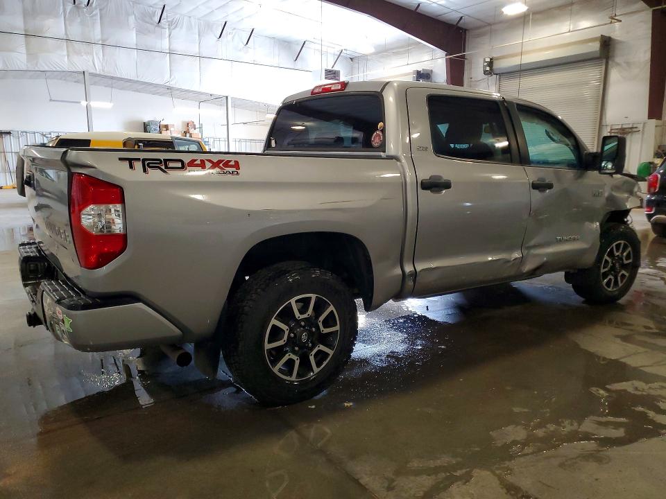Продаж на аукціоні авто 2017 Toyota Tundra, vin: 5TFDW5F17HX647429, номер лоту: 55589246