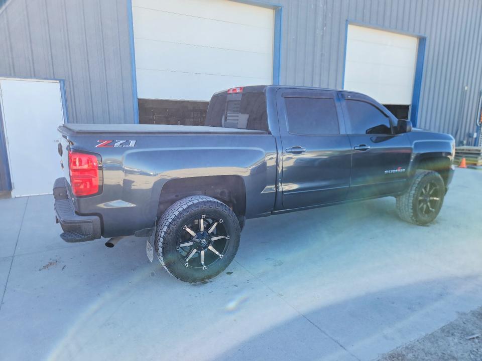 Продаж на аукціоні авто 2018 Chevrolet Silverado, vin: 3GCUKREC0JG472599, номер лоту: 56507956