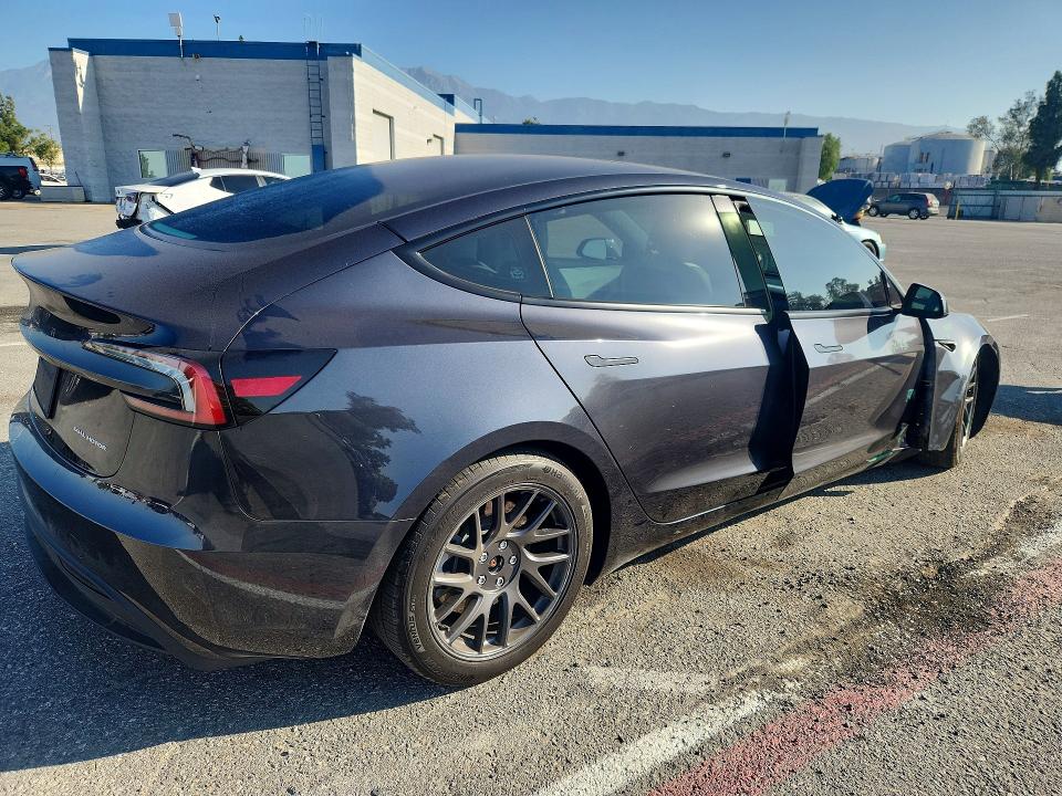 57928816 :رقم المزاد ، 5YJ3E1EB1SF987811 vin ، 2025 Tesla Model 3 مزاد بيع