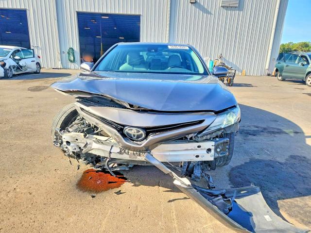 56961826 :رقم المزاد ، 4T1B11HK9KU802975 vin ، 2019 Toyota Camry مزاد بيع