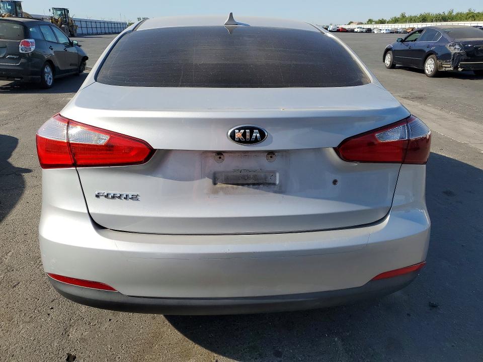 2015 Kia Forte მანქანა იყიდება აუქციონზე, vin: KNAFK4A61F5426142, აუქციონის ნომერი: 85607535