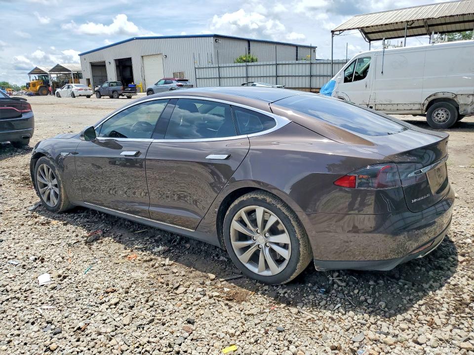 2013 Tesla Model S მანქანა იყიდება აუქციონზე, vin: 5YJSA1CN0DFP22496, აუქციონის ნომერი: 57563546