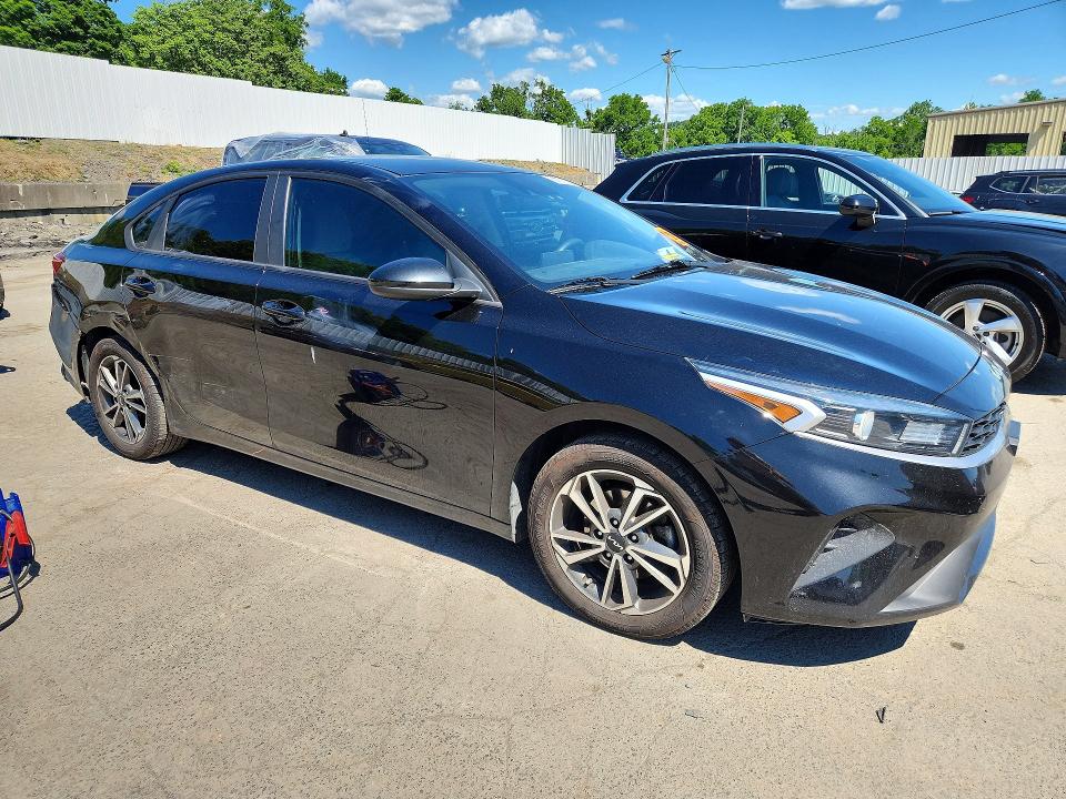 2022 Kia Forte მანქანა იყიდება აუქციონზე, vin: 3KPF24AD3NE465593, აუქციონის ნომერი: 57675336