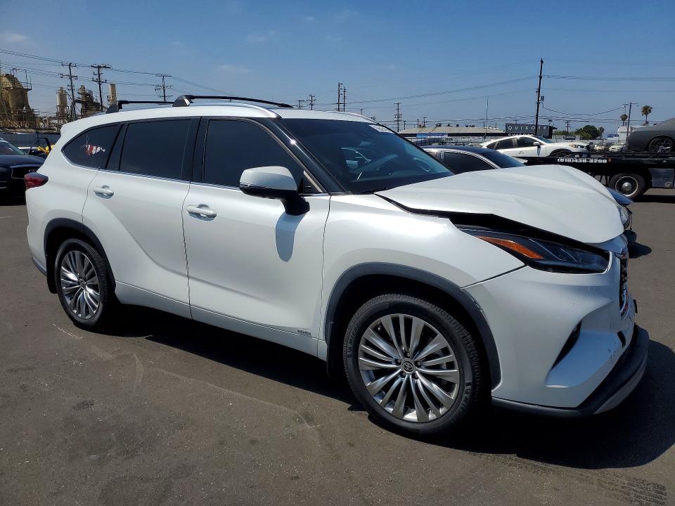 Auction sale of the 2022 Toyota Highlander, vin: 5TDEBRCH0NS101520, lot number: 56605496